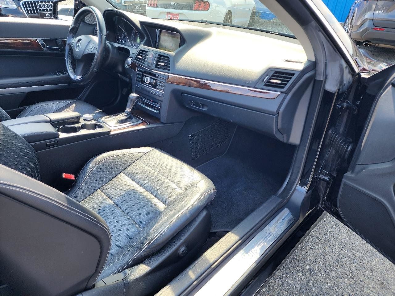 Used 2011 Mercedes-Benz E 350 Cabriolet image 25