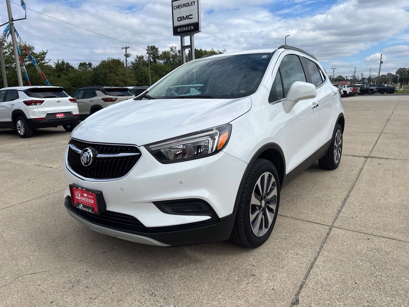 Used 2022 Buick Encore Preferred w/ Safety Package II AWD/4WD image 7