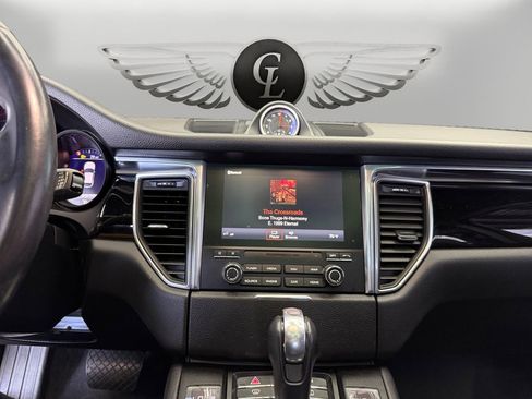 Used 2018 Porsche Macan Sport Edition AWD/4WD image 25