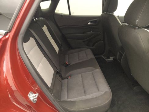 Used 2024 Chevrolet Trax RS FWD image 19