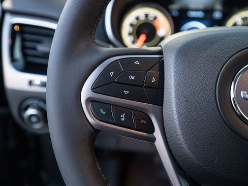 Used 2022 Jeep Cherokee Limited w/ Elite Package image 18