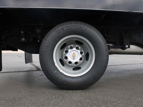 Used 2024 Chevrolet Silverado 3500 W/T w/ Snow Plow Prep Package AWD/4WD image 22