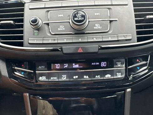 Used 2016 Honda Accord Sport image 17