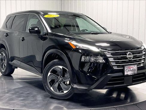 Used 2024 Nissan Rogue SV AWD/4WD image 3