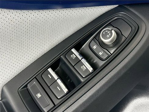 Used 2023 Subaru Crosstrek Hybrid w/ Moonroof Package w/Navigation image 28