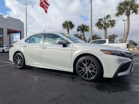 Certified 2024 Toyota Camry SE w/ Convenience Package image 1