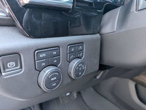 Used 2022 Chevrolet Silverado 1500 LT Trail Boss w/ LT Trail Boss Premium Package AWD/4WD image 19