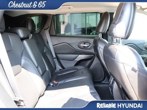 Used 2020 Jeep Cherokee Latitude Plus w/ Cold Weather Group AWD/4WD image 13