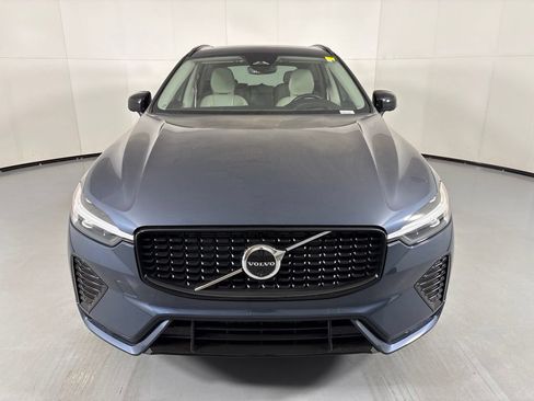 Used 2025 Volvo XC60 B5 Ultra AWD/4WD image 3