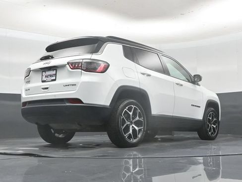 Used 2025 Jeep Compass Limited AWD/4WD image 48