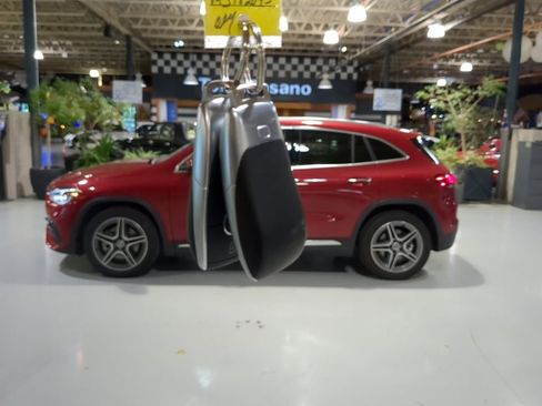 Used 2021 Mercedes-Benz GLA 250 4MATIC image 4
