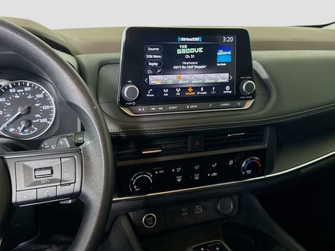 Used 2023 Nissan Rogue S FWD image 18