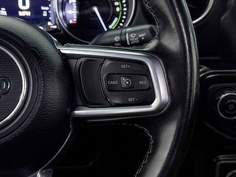 Used 2022 Jeep Wrangler Unlimited Sahara AWD/4WD image 32