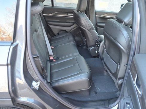 New 2025 Jeep Grand Cherokee Limited image 32