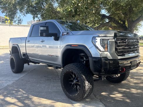 Used 2025 GMC Sierra 2500 AT4X AWD/4WD image 18