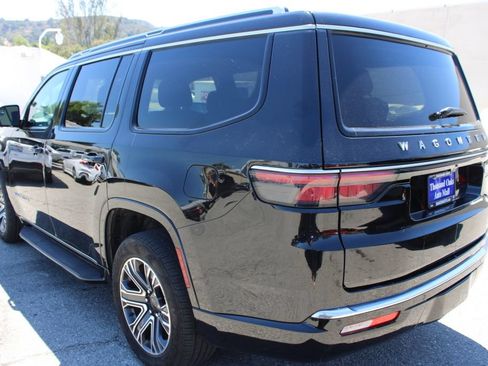 Used 2024 Jeep Wagoneer Series II w/ Flexible Seating Group AWD/4WD image 6