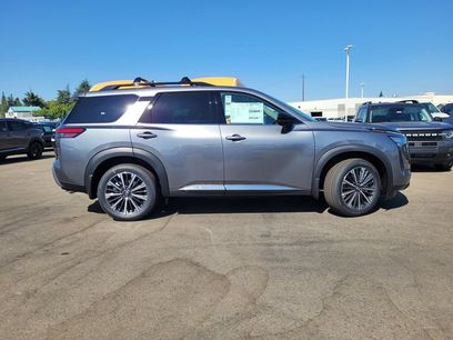 New 2026 Nissan Pathfinder Platinum w/ Accent Package