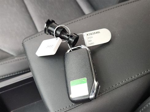 Certified 2024 Kia Niro SX Touring image 43