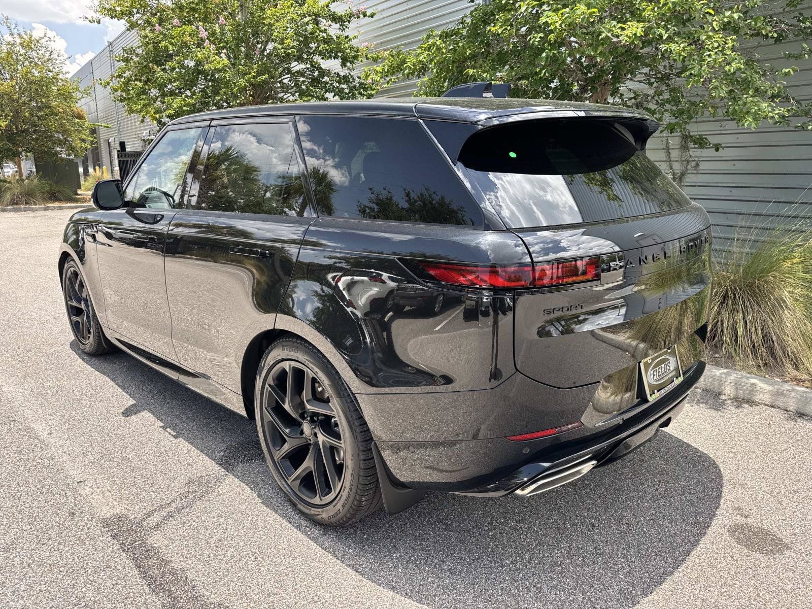 New 2026 Land Rover Range Rover Sport Dynamic SE AWD/4WD image 3