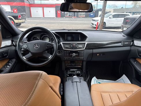 Used 2010 Mercedes-Benz E 550 Sedan image 11