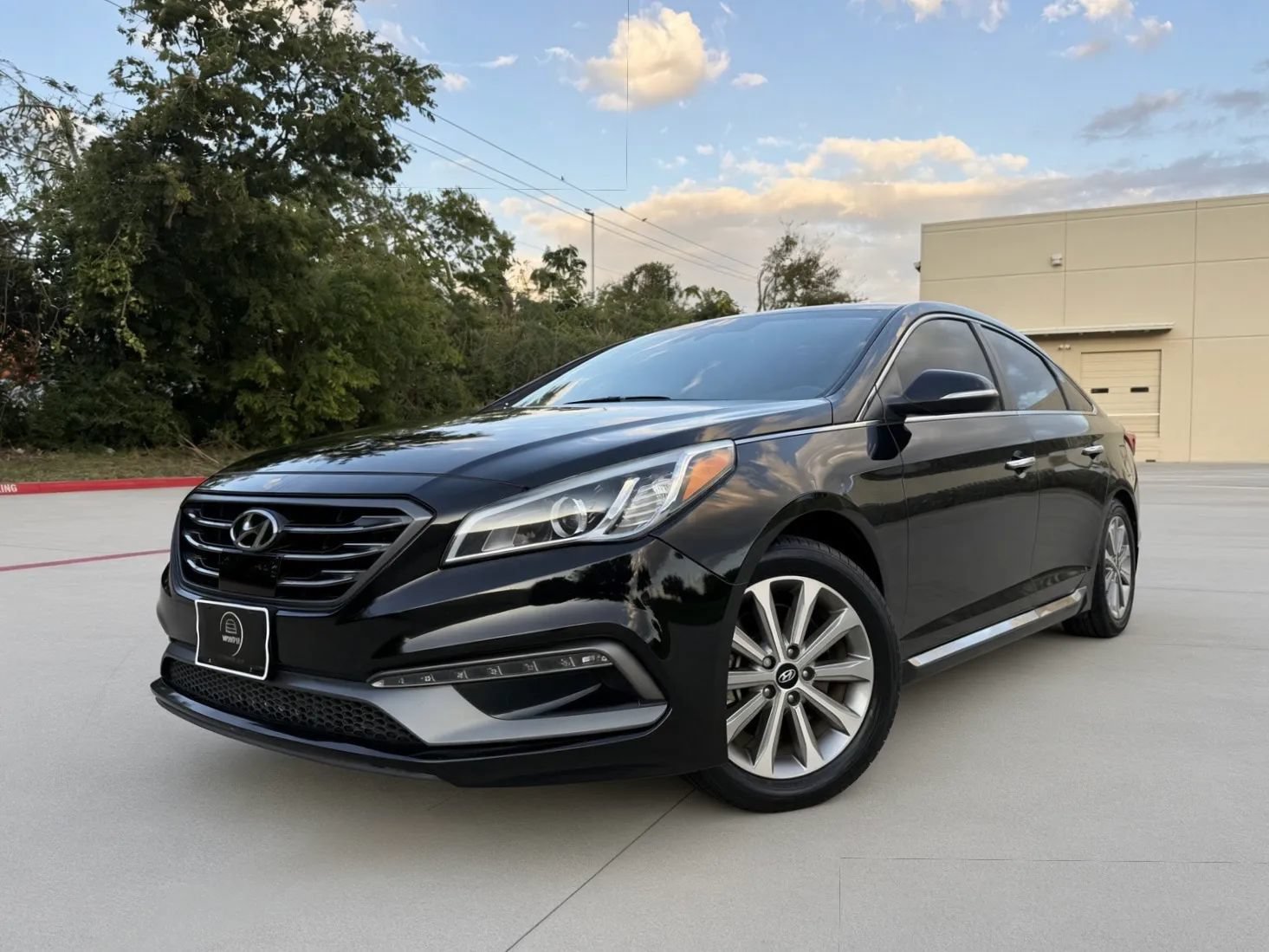 Used 2017 Hyundai Sonata Limited w/ Ultimate Package 04 FWD image 16