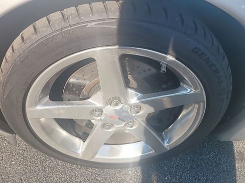 Used 2006 Chevrolet Corvette Convertible w/ Preferred Equipment Group image 9