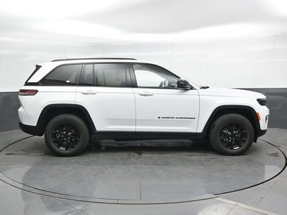 Used 2025 Jeep Grand Cherokee Altitude
