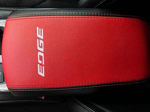 Used 2021 Ford Edge ST image 18