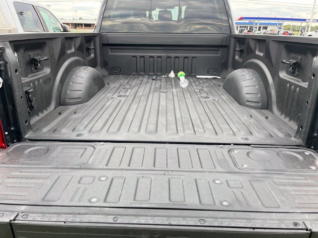 Used 2023 Ford F250 Lariat w/ Sport Appearance Package AWD/4WD image 2