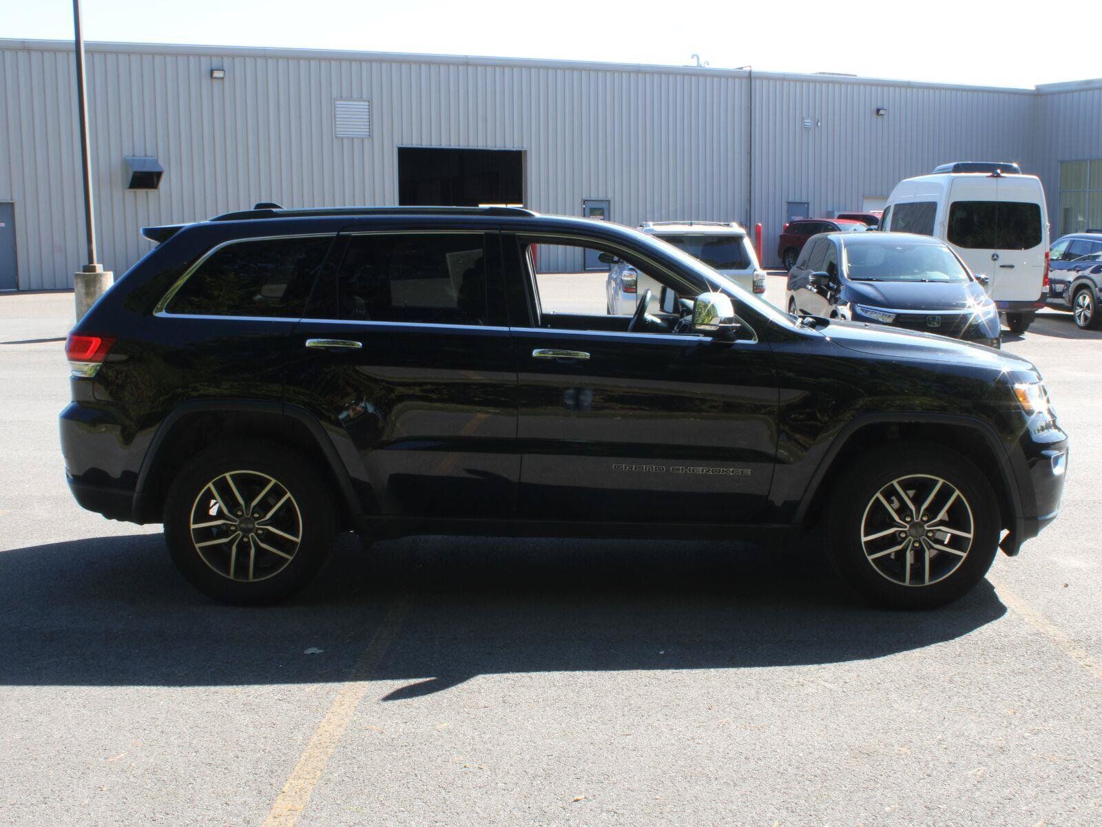 Used 2020 Jeep Grand Cherokee Limited w/ Trailer Tow Group IV AWD/4WD image 4