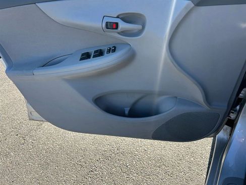 Used 2009 Toyota Corolla Sedan 4D image 14