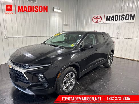 Used 2025 Chevrolet Blazer LT AWD/4WD image 1