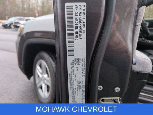 Used 2023 Jeep Compass Latitude AWD/4WD image 32