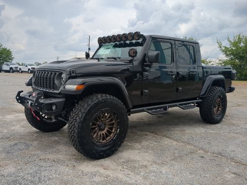 New 2026 Jeep Gladiator Sport AWD/4WD image 7