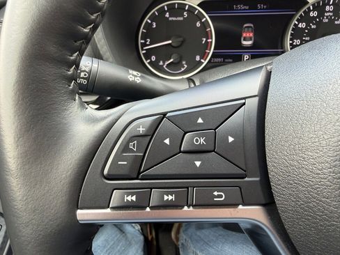 Used 2025 Nissan Sentra SV w/ All-Weather Package FWD image 13