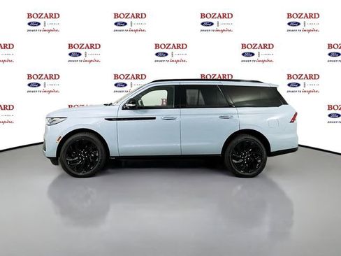 New 2025 Lincoln Navigator Reserve w/ Jet Appearance Package AWD/4WD image 4