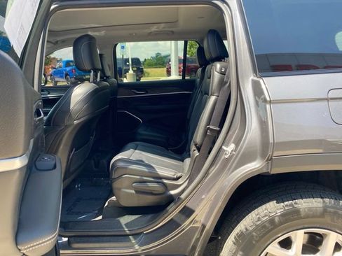 Certified 2022 Jeep Grand Cherokee L Limited AWD/4WD image 24