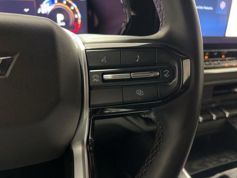 Used 2024 Chevrolet Colorado LT w/ LT Convenience Package image 33