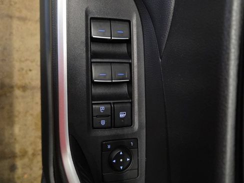 Used 2022 Toyota RAV4 XLE Premium AWD/4WD image 22