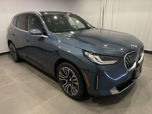 Used 2025 BMW X3 xDrive30i w/ Convenience Package image 3