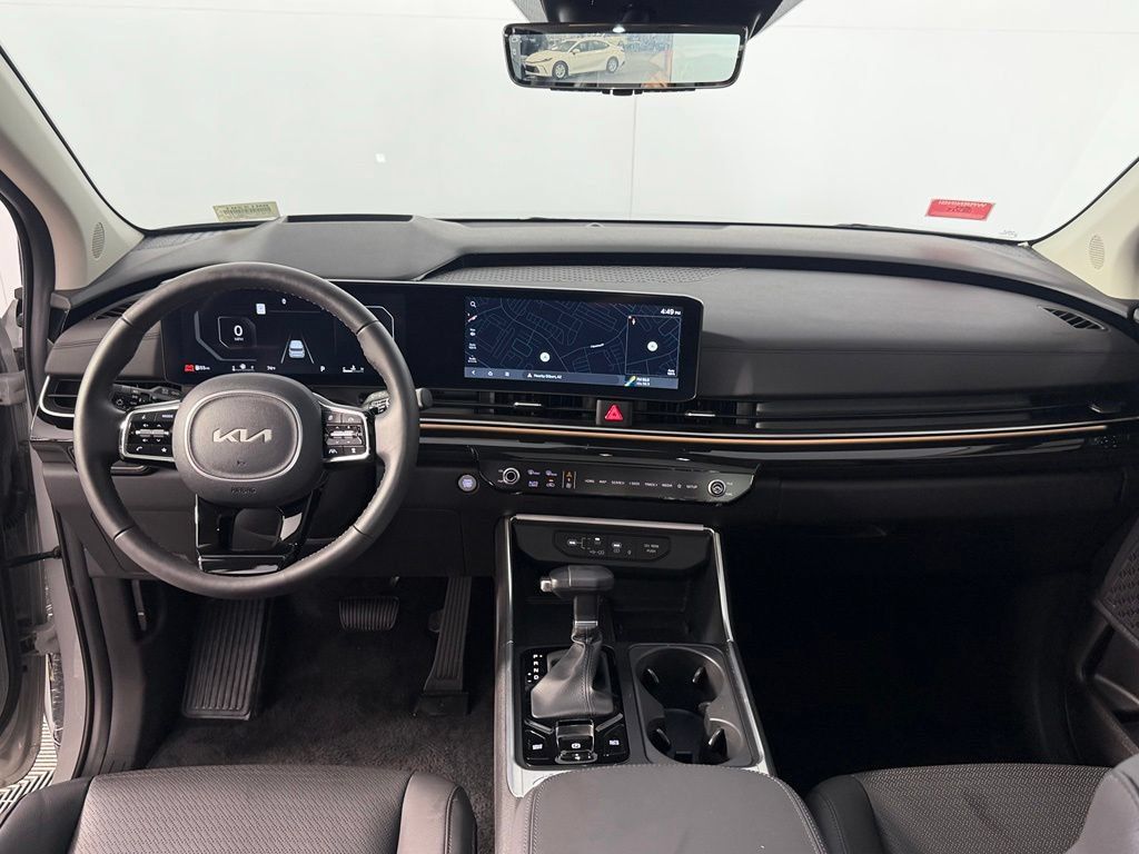 Used 2025 Kia Carnival SX Prestige FWD image 23