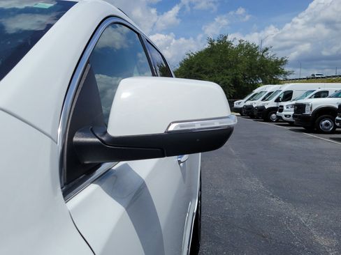 Used 2023 GMC Acadia Denali AWD/4WD image 4