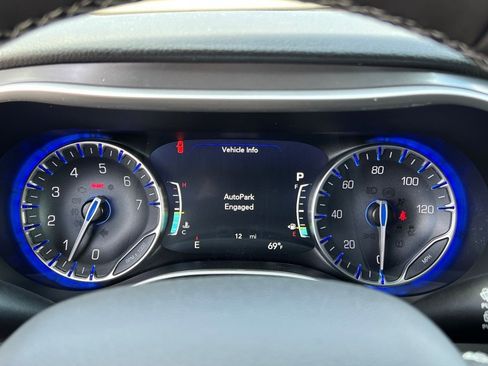 New 2026 Chrysler Pacifica Select image 20