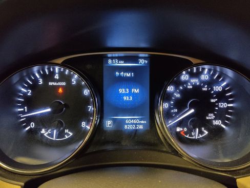 Used 2016 Nissan Rogue SV image 23