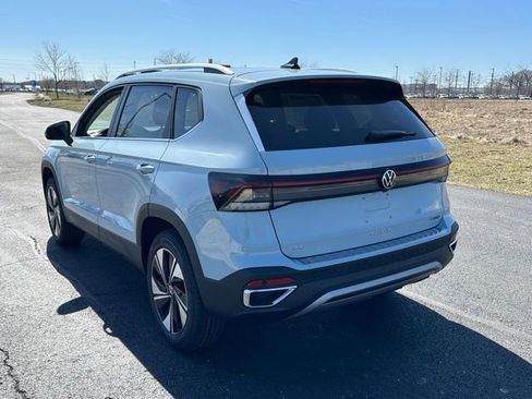 New 2026 Volkswagen Taos SE AWD/4WD image 5