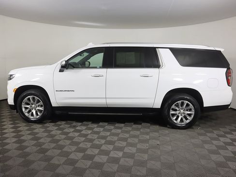 Used 2023 Chevrolet Suburban Premier image 19