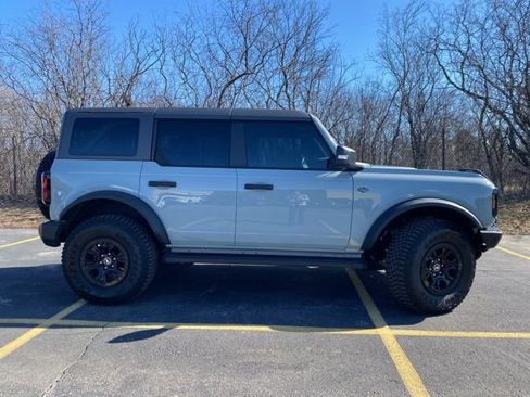 Used 2024 Ford Bronco Wildtrak image 2