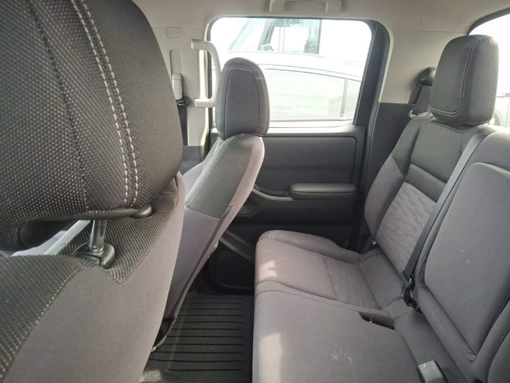 Used 2023 Nissan Frontier SV w/ Technology Package RWD image 13