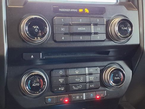 Used 2018 Ford F150 Lariat w/ Equipment Group 502A Luxury image 22