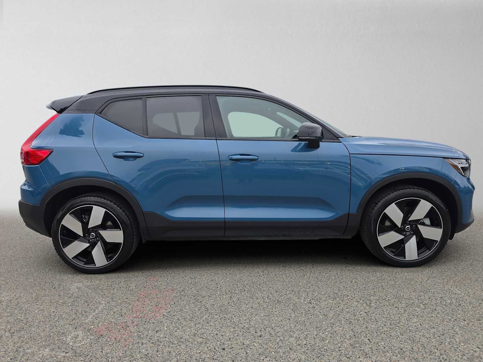 Certified 2023 Volvo XC40 Recharge Plus w/ Protection Package Premier AWD/4WD image 3